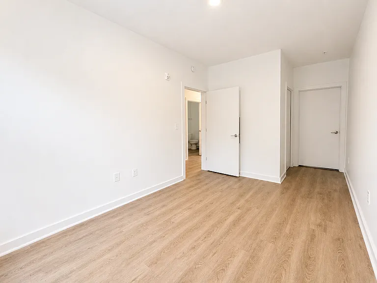 Millhouse — Photo 48