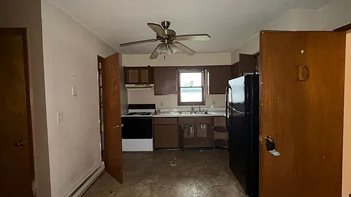 221 S F St #D Photo 1