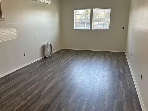 5th image of 1209 Norman Dr