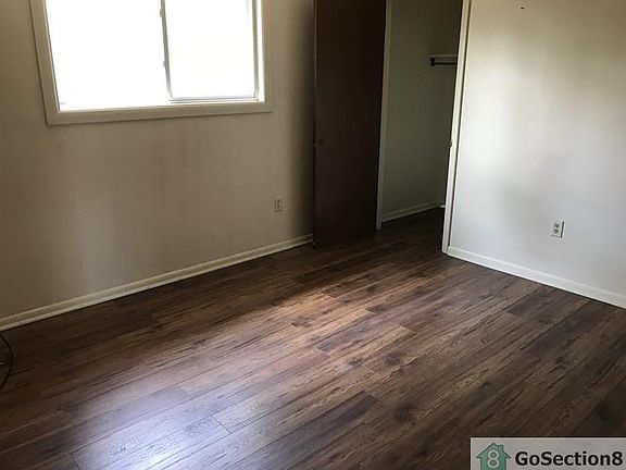 2nd image of 1502 W Thomas St