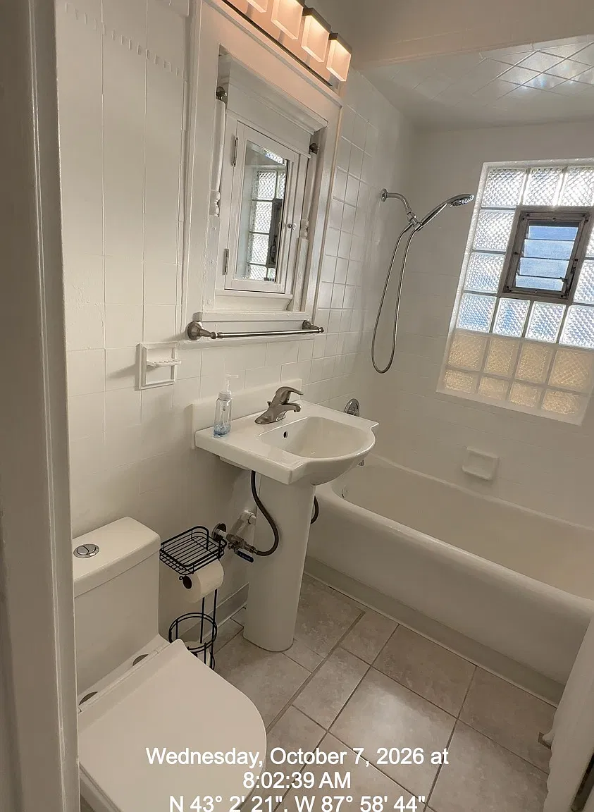 3 bed, 1400 sqft, $1,700 — Photo 4