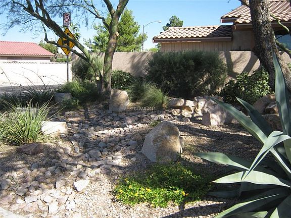 2nd image of 3866 Spitze Dr