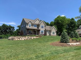 8855 Fielding Dr, Brighton, MI