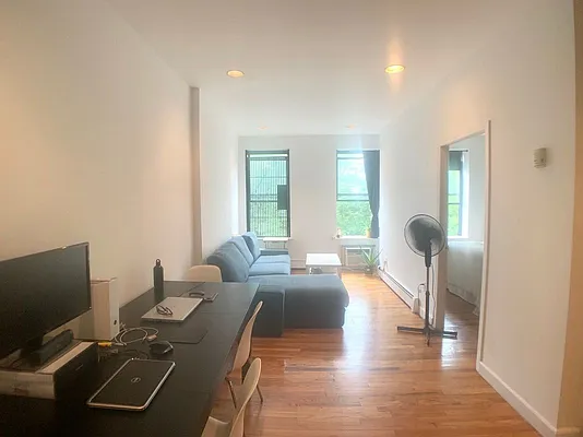 Rented by Triplemint | media 12