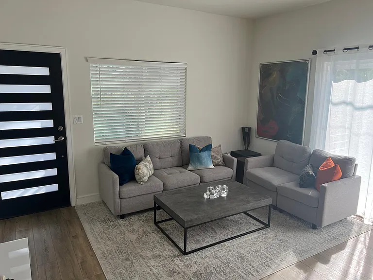 6203 Bakman Ave — Photo 13