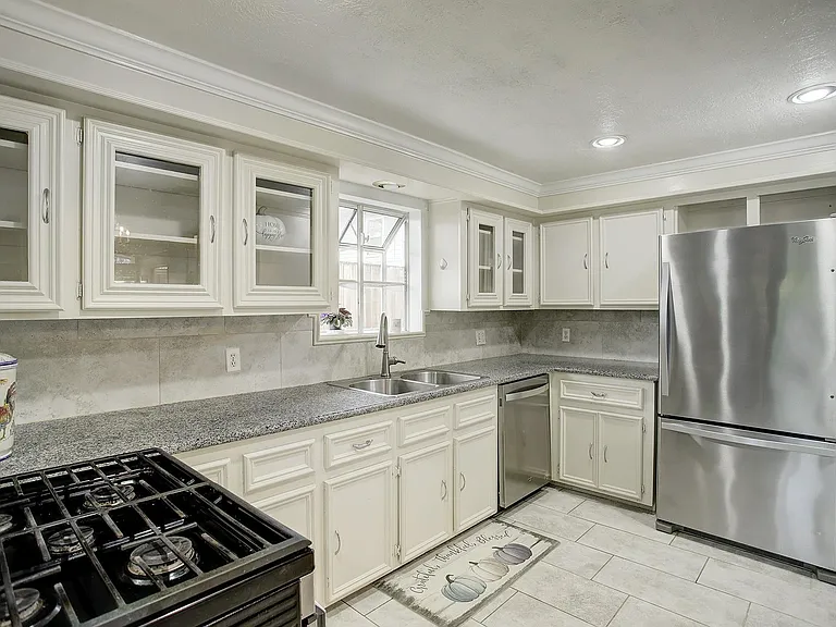 5303 Tallow Ln — Photo 17