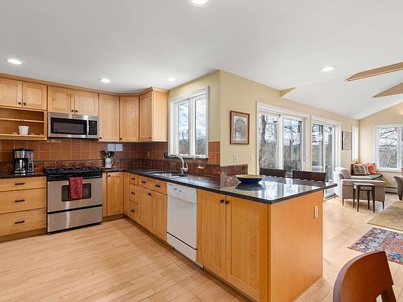 3rd image of 43 Palmer Rd