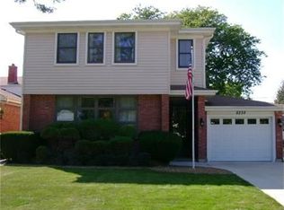 8228 N Ozark Ave, Niles, IL 60714