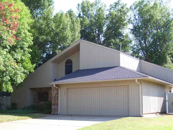 1021 W Moore Ave, Stillwater, OK 74075