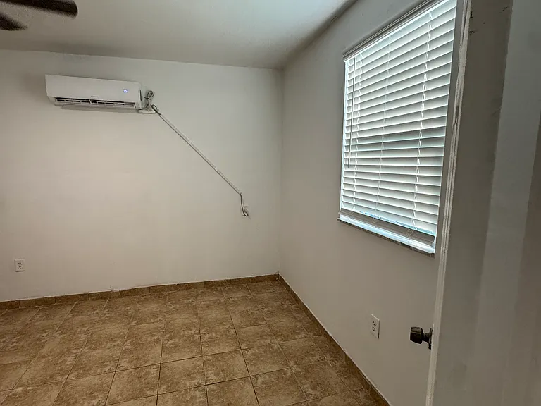 851 NW 20th Ave — Photo 3