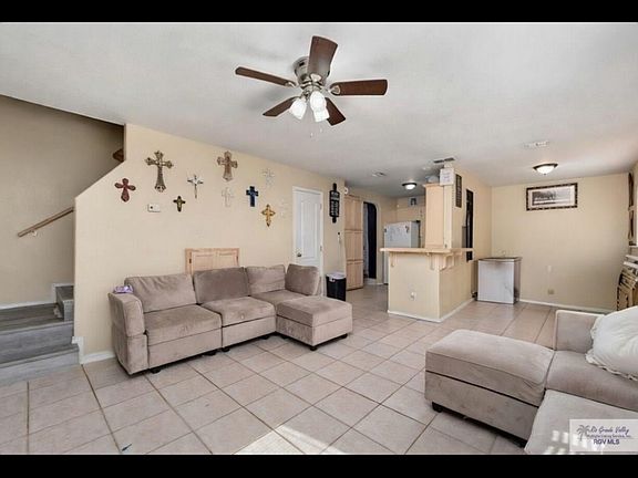 4th image of 722 Sonesta Dr APT A