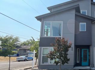 680 NE Webster St UNIT A, Portland, OR 97211