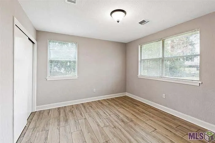 10224 Darryl Dr — Photo 12