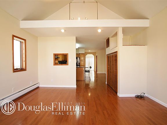 4th image of 9948 Davenport Ct