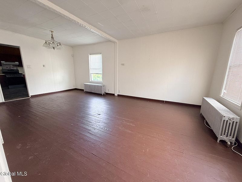 2nd image of 1620 Foster Avenue
