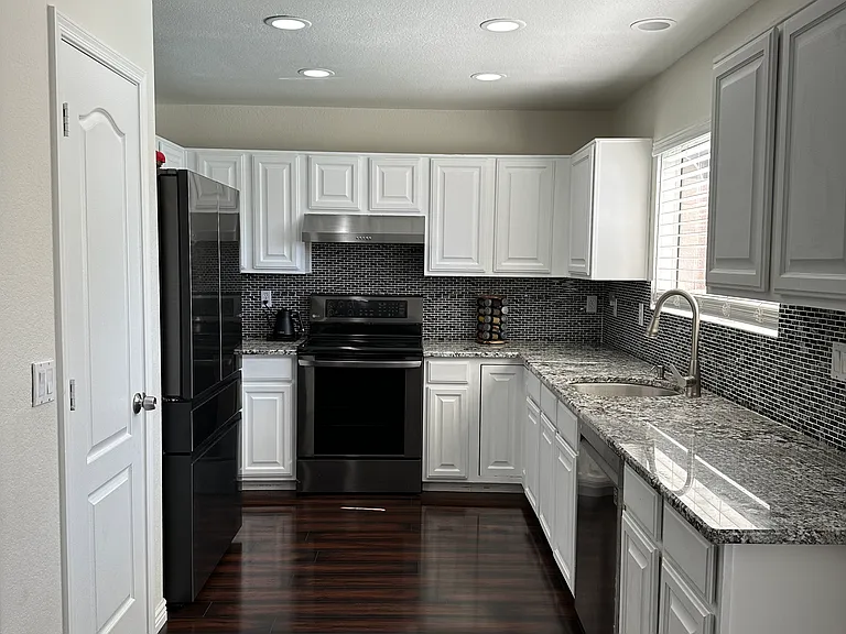 1337 E Charleston Ave — Photo 25