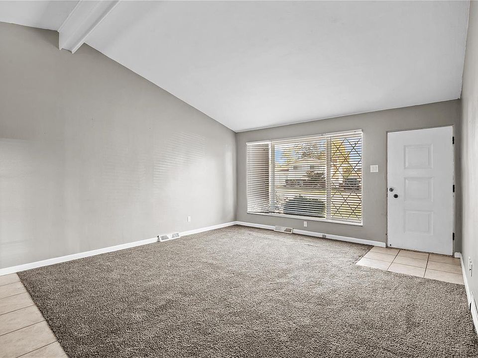 7 Floweridge Ln, Florissant, MO 63031 Zillow