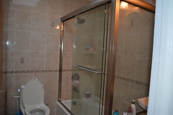 Sold by REMAX Elite | media 32