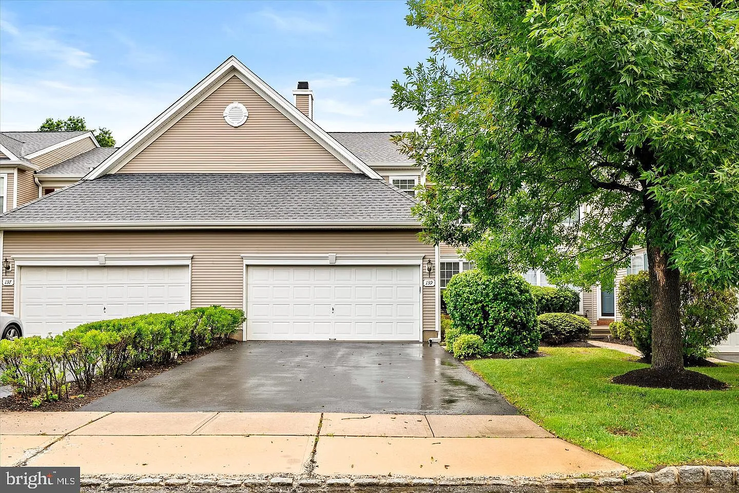 2 bed, 2.5 bath, 1828 sqft, $3,000 — Photo 1