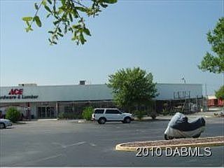 3rd image of 720 S Cooper St