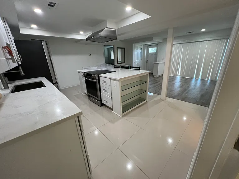 7704 Bristow Dr — Photo 11