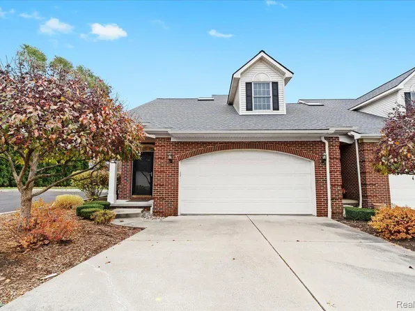 4271 Elden Pl, Waterford, MI 48329