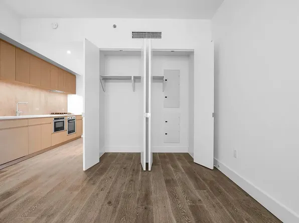 10 Nevins Street image 3 of 13