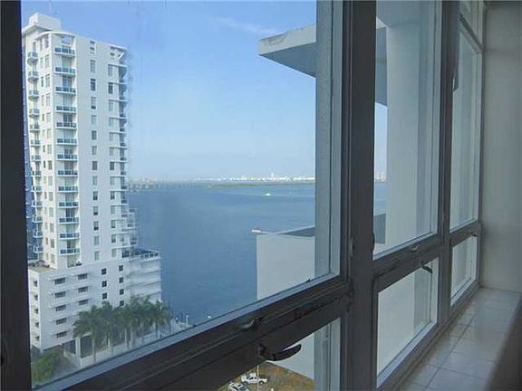 4th image of 2121 S Bayshore Dr