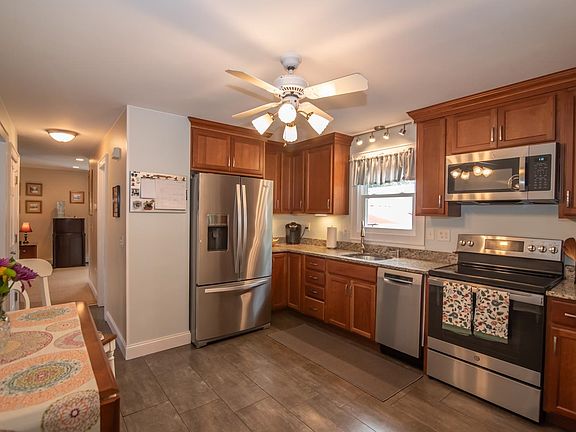 4th image of 94 Blackstone Street