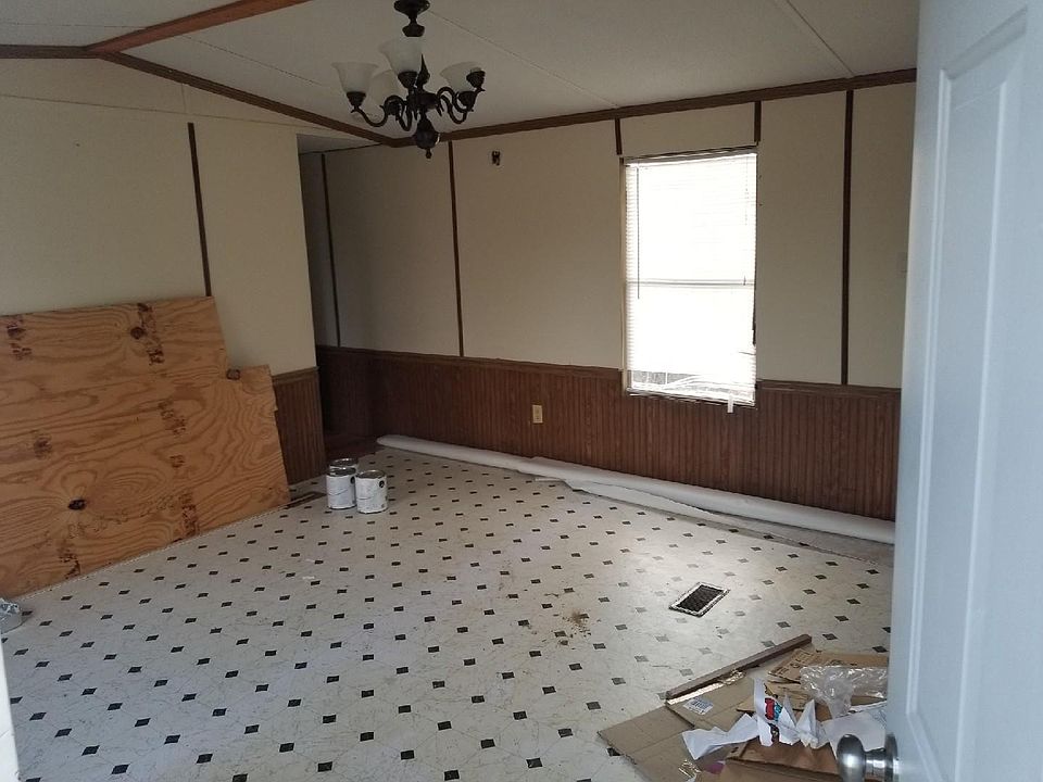 2nd image of 140 Flat Bottom Rd