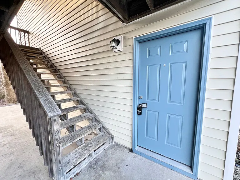 451 Frizzell Ave #D — Photo 39