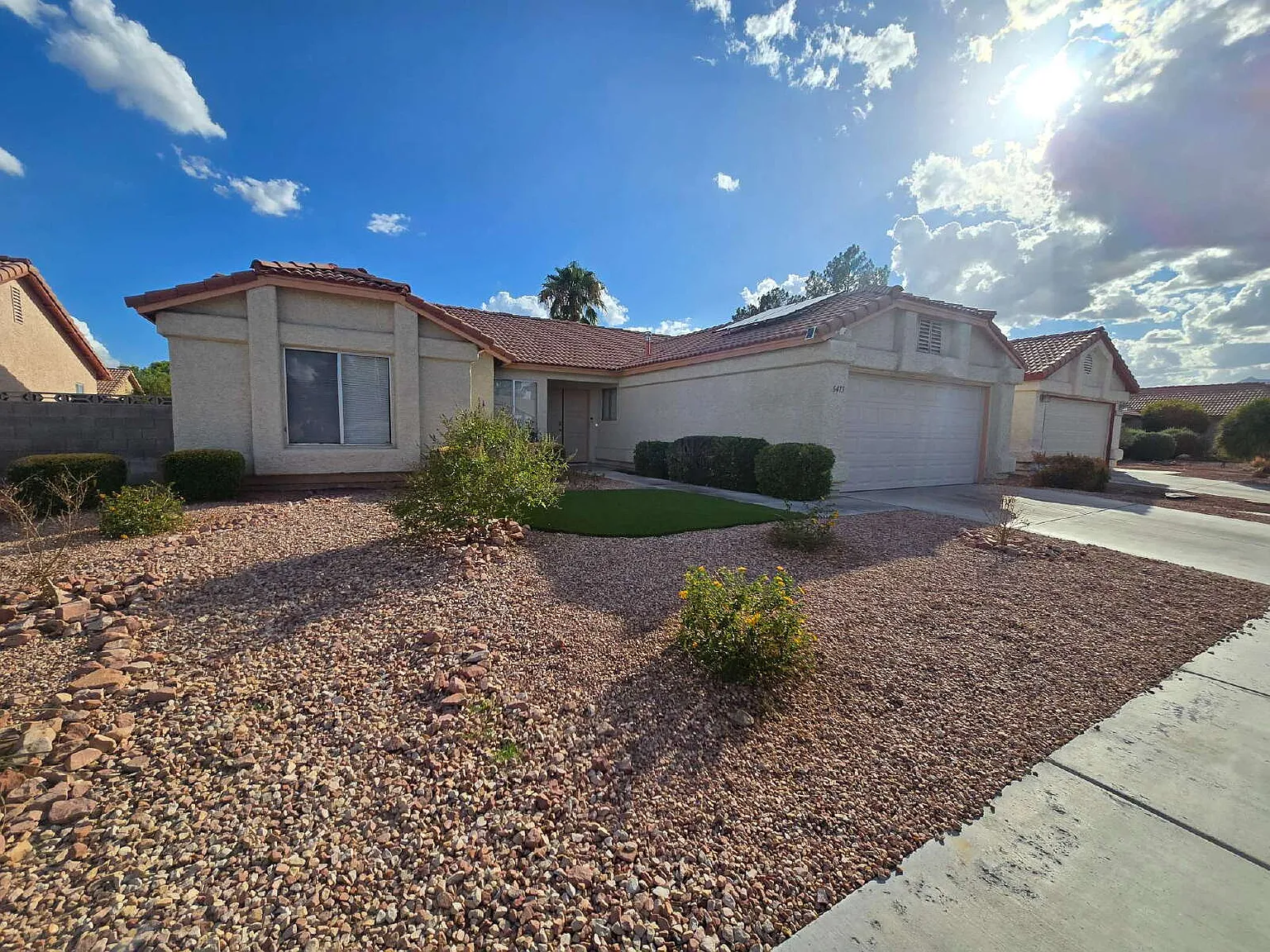 3 bed, 2.0 bath, 1424 sqft, $2,300 — Photo 3