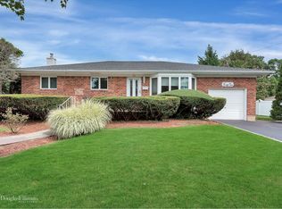 42 Birchwood Park Cres, Jericho, NY 11753