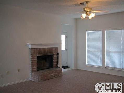 4th image of 1036 Waterview Dr