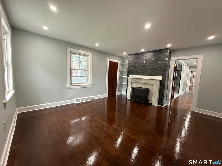 30 Hadley St — Photo 4