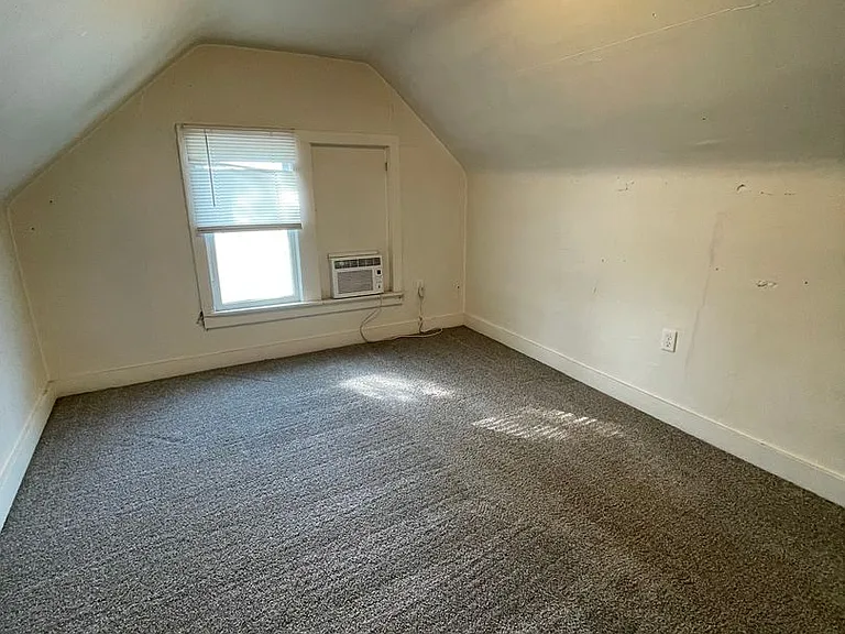 896 W 5th Ave — Photo 31
