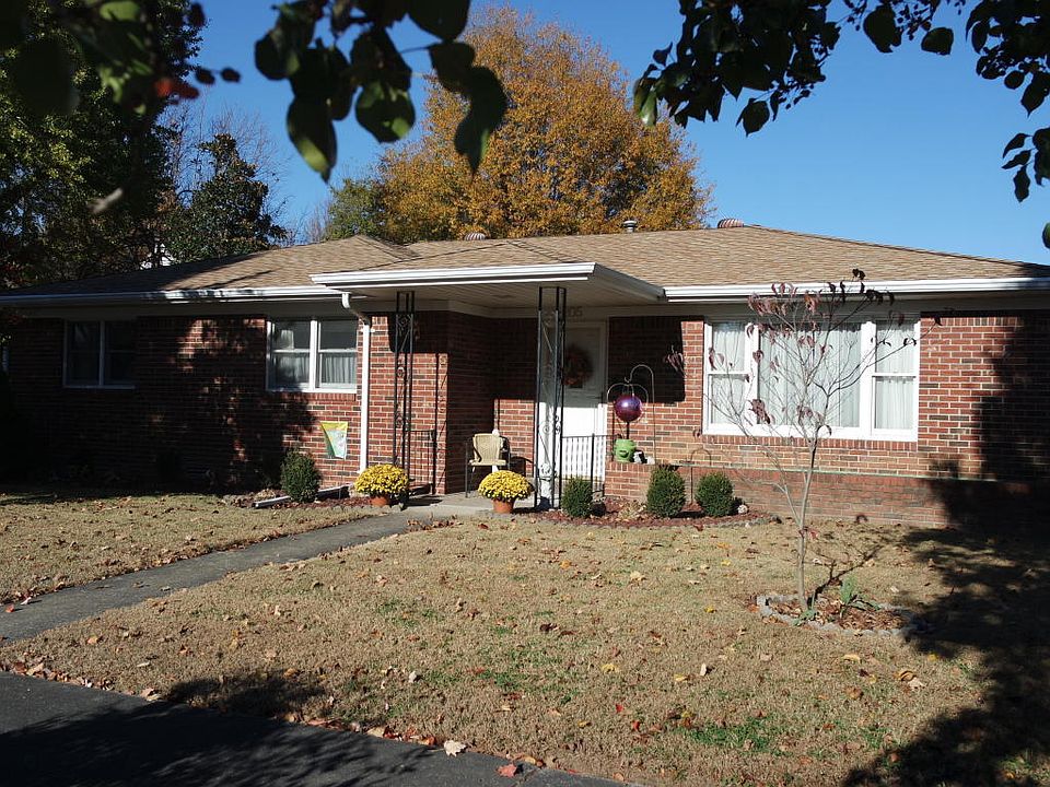 2nd image of 205 E 9th St