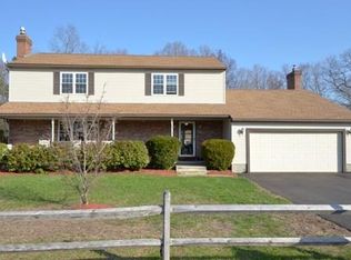 12 Clarence Dr, Oxford, MA 01540