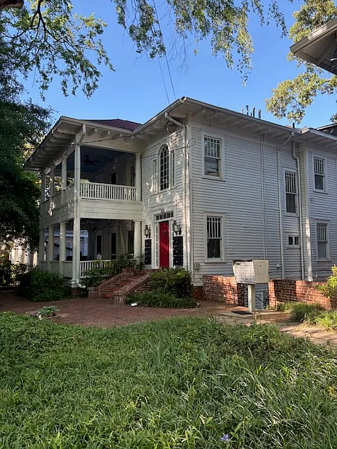 Building Photo - 831 Myrtle St NE #2
