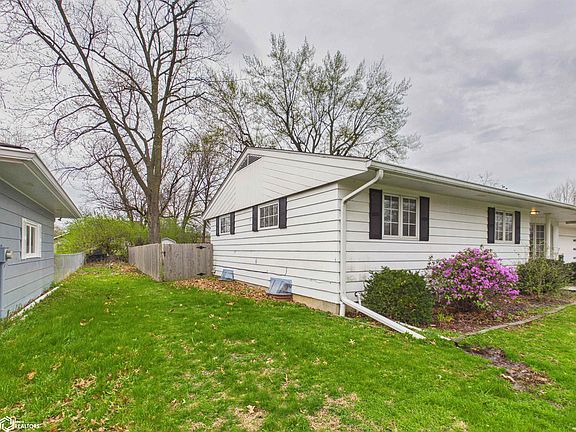 2nd image of 108 Deppe Ln
