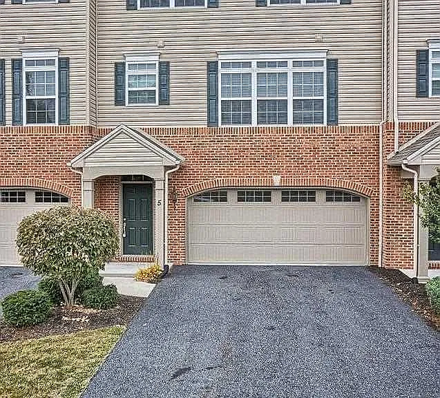 16 Dougherty Dr — Photo 1