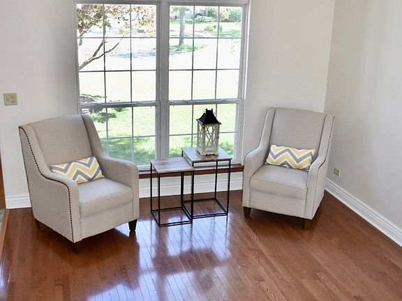 5th image of 8 Sweetwater Ct