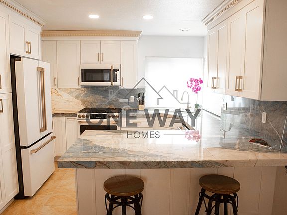3rd image of 10086 E San Salvador Dr