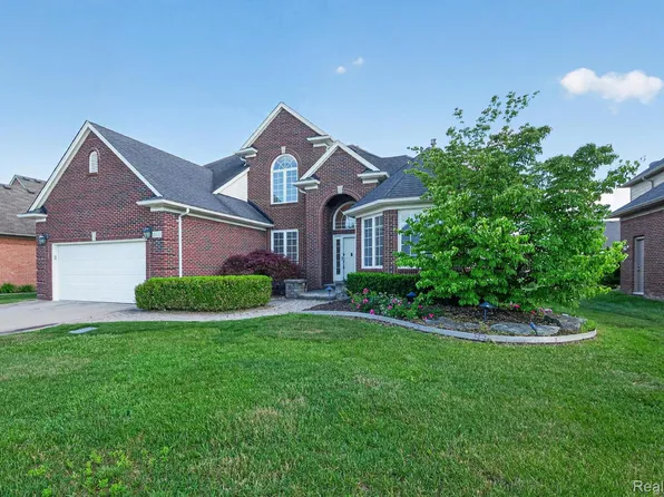 21642 Kendyl Ct, Macomb, MI 48044