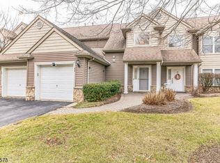 66 Clubhouse Rd, Hamburg, NJ 07419