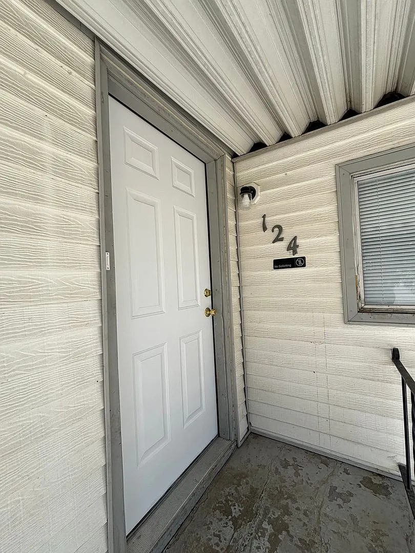 124 & 124 1/2 McKinley Ave — Photo 2