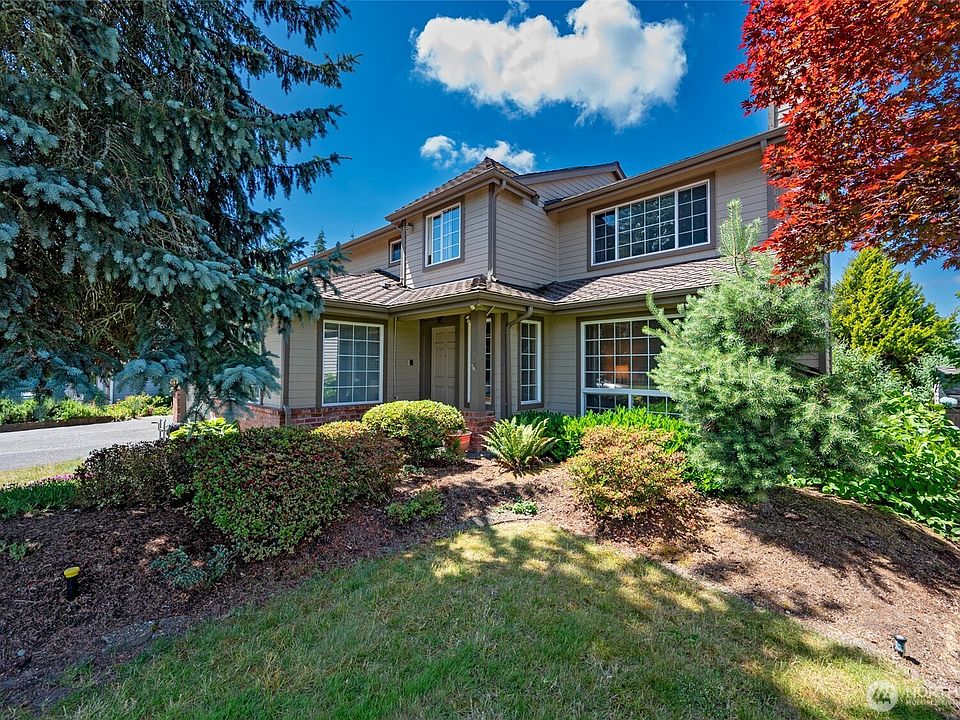 1st image of 1529 Ilwaco Avenue NE