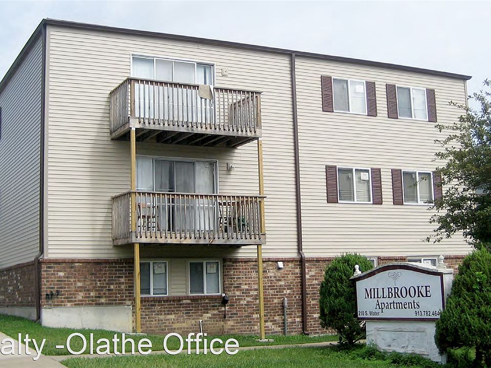 2nd image of 210 S Water St APT 3