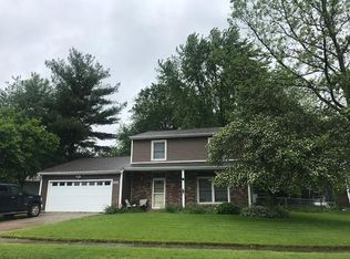 2002 Shaker Dr, Valparaiso, IN 46383