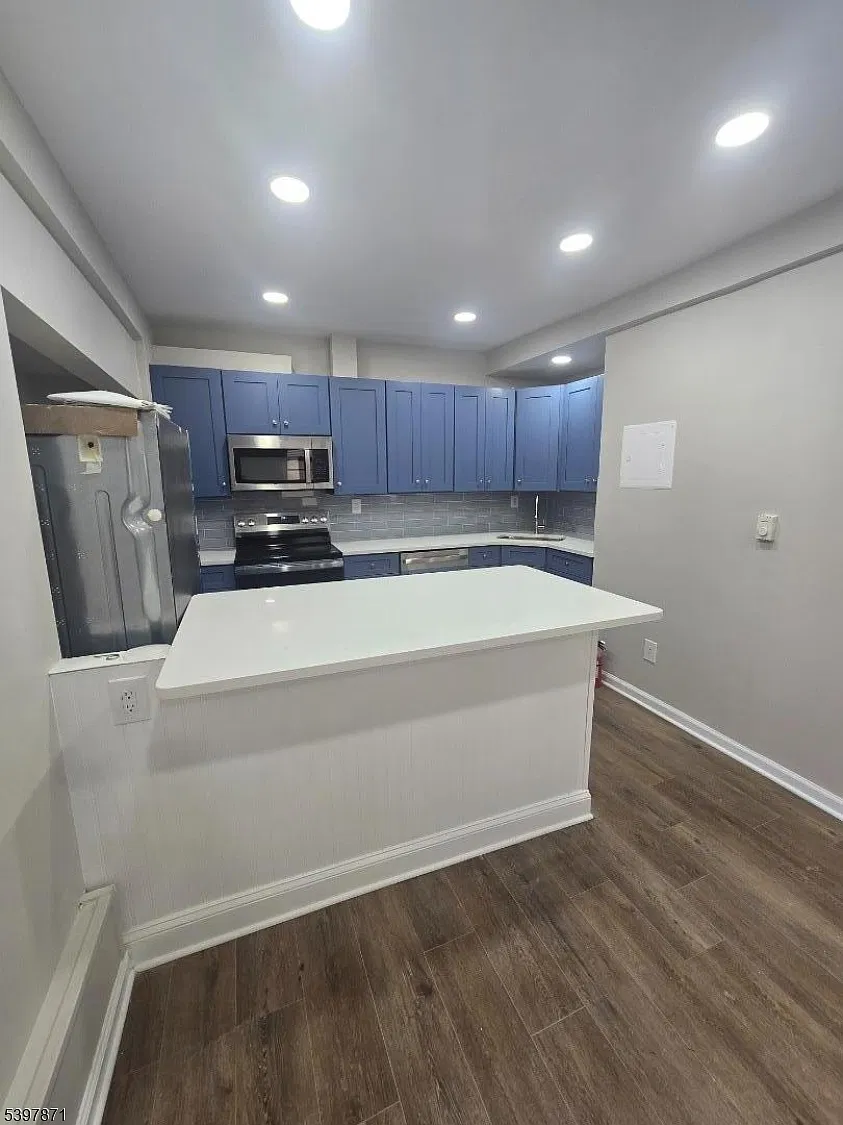 223 Halsey Rd — Photo 2